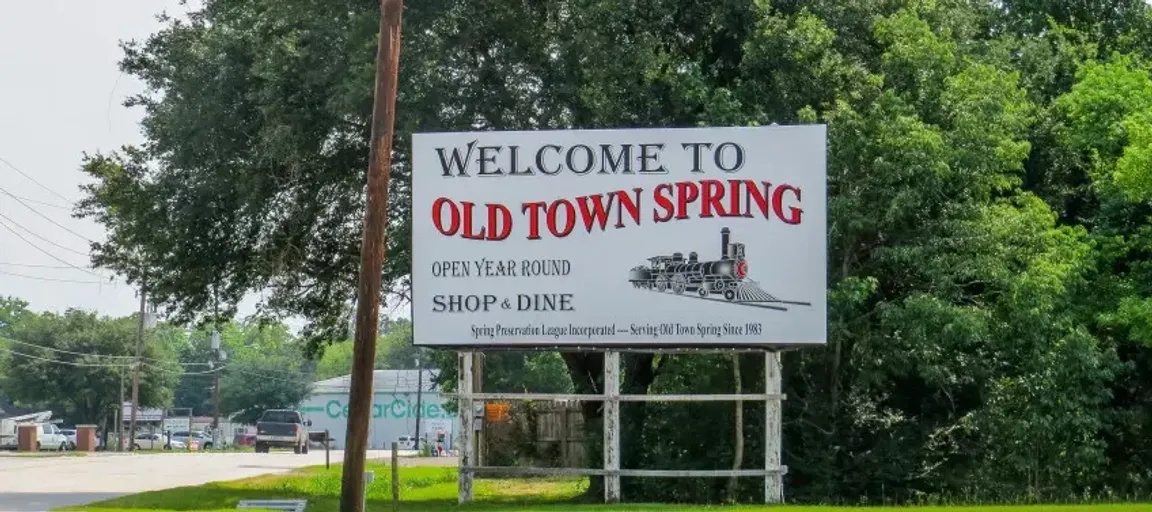 we-buy-homes-welcome-to-old-town-spring