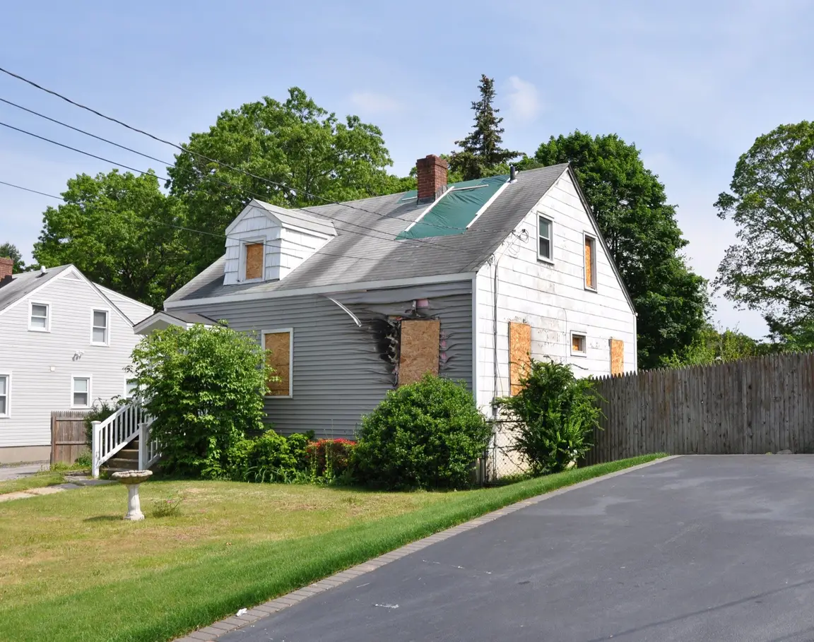 condemned-house-for-sale-in-virgina-beach