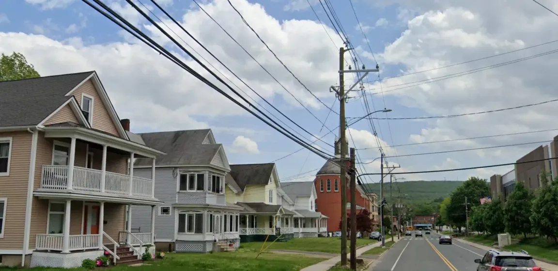 We Buy Houses Fast On Ward St and West St In Bristol Connecticut