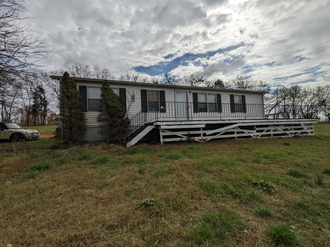 white fleetwood dublewide mobile home bristol tn