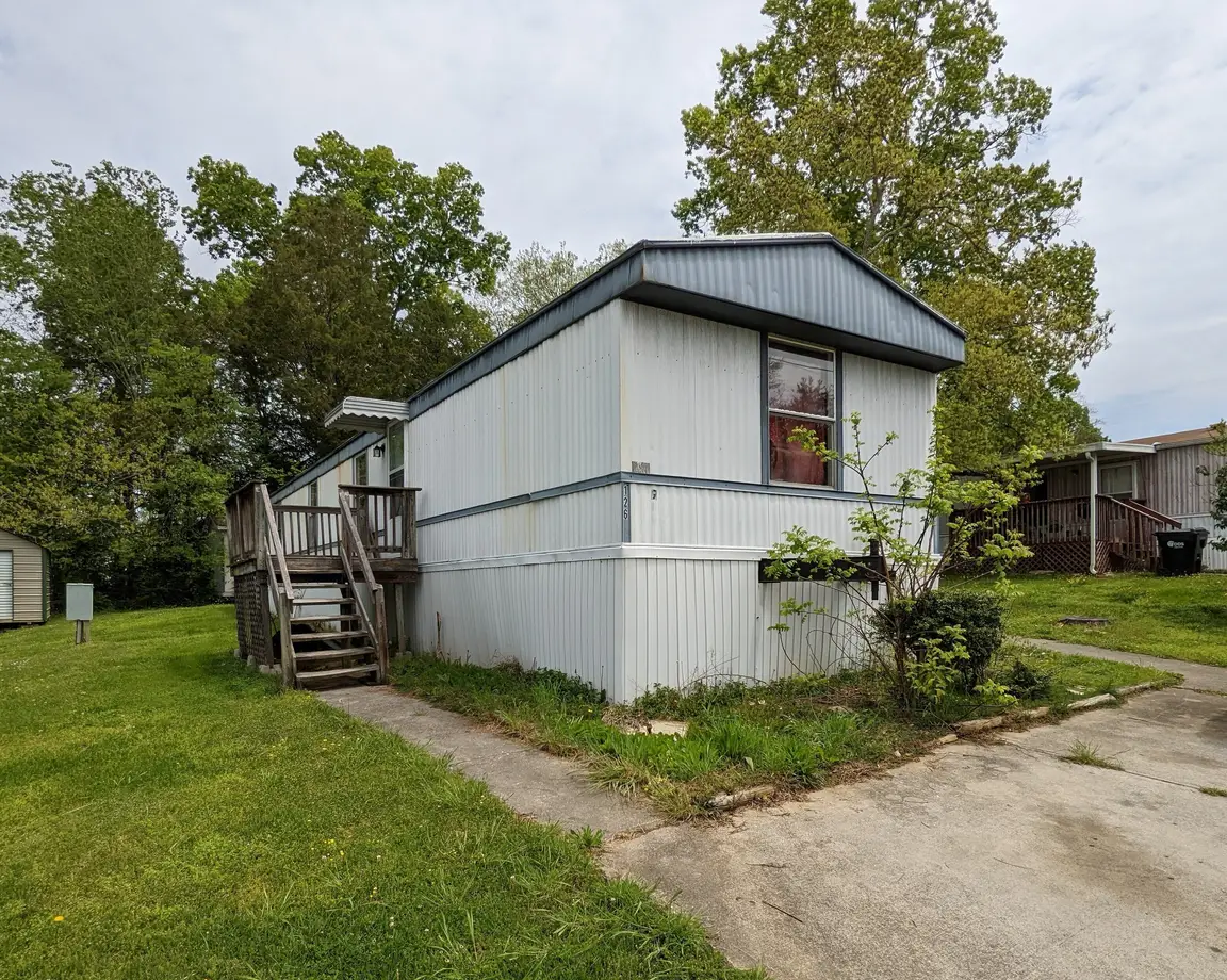 clinton mobile home in mobile home park