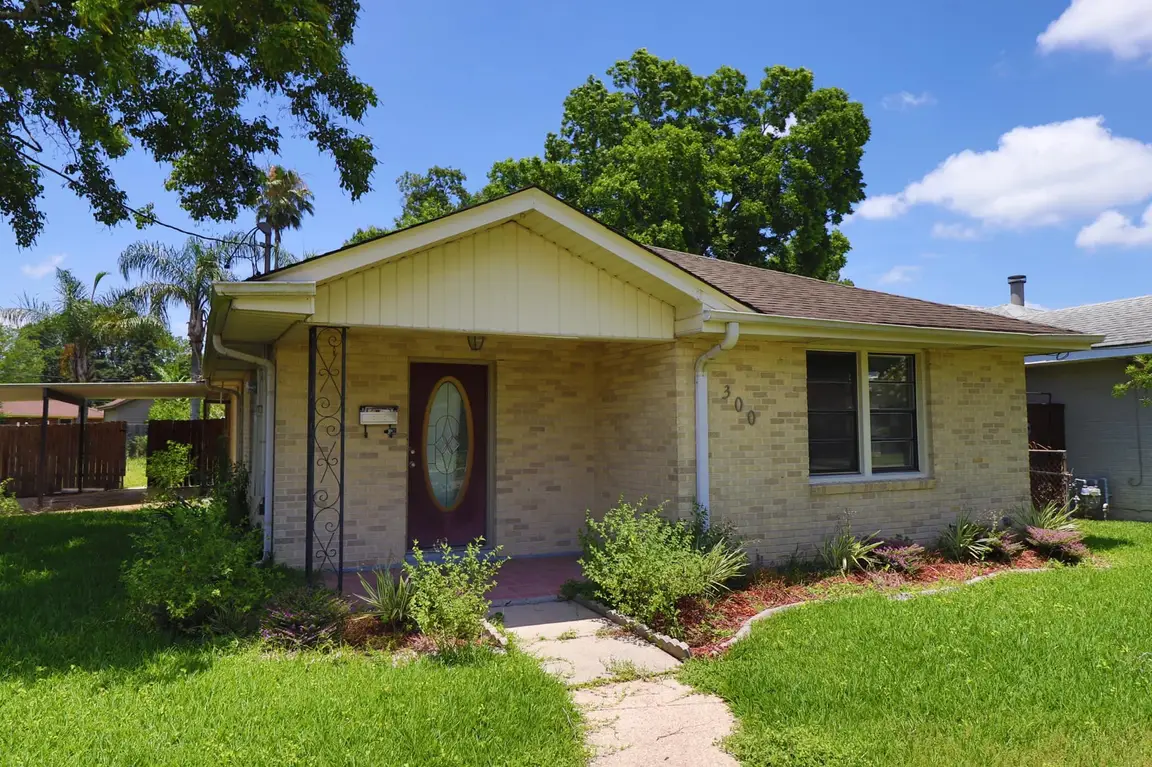 investor home buyers in Sibley St, Benton, LA