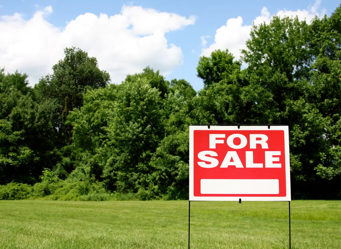 How to Sell Land With Title Issues 