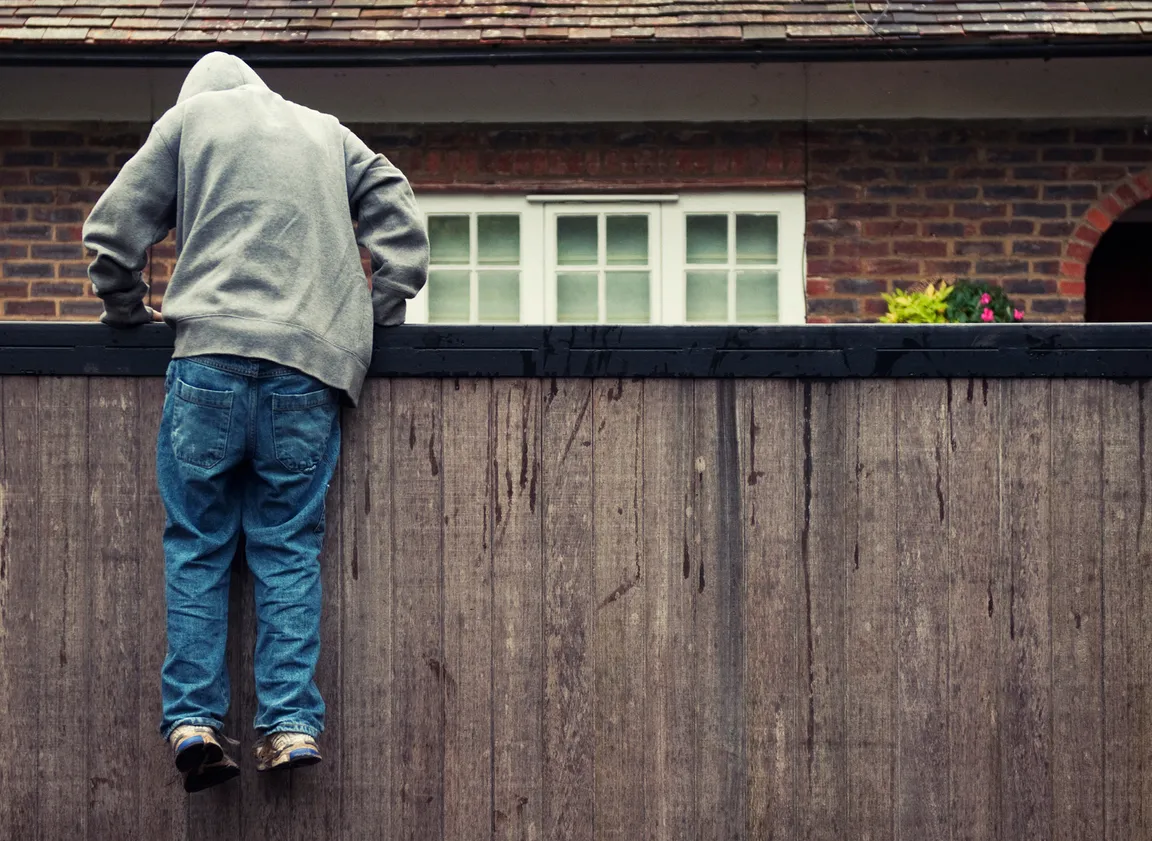 How to Sell a House Fast With a Squatter in Illinois