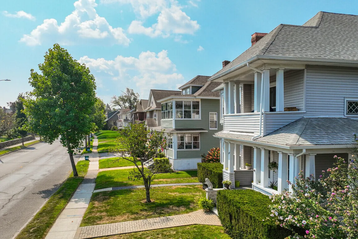 New England Residential Neighborhood Picture #5