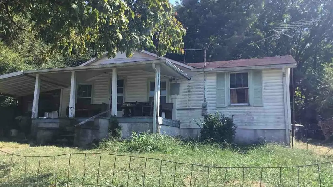 rundown house in greenville