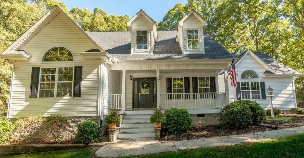 Front view of a South Carolina house used in a guide to selling an inherited home