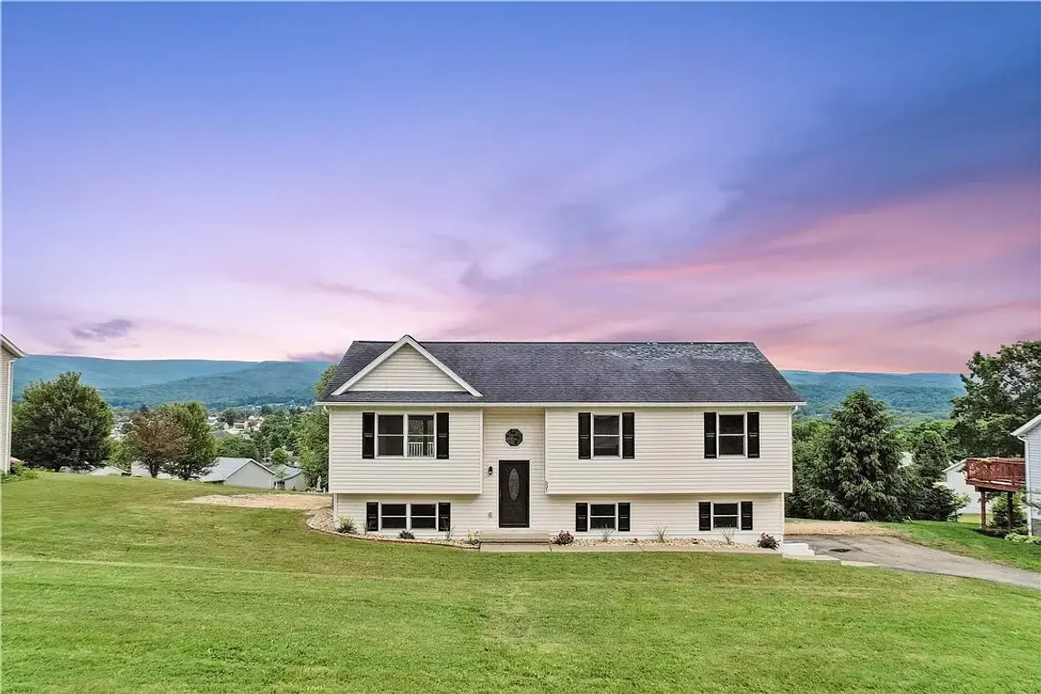 Couple selling a house as-is during divorce in Smithfield, PA through We Buy Houses Fayette County.
