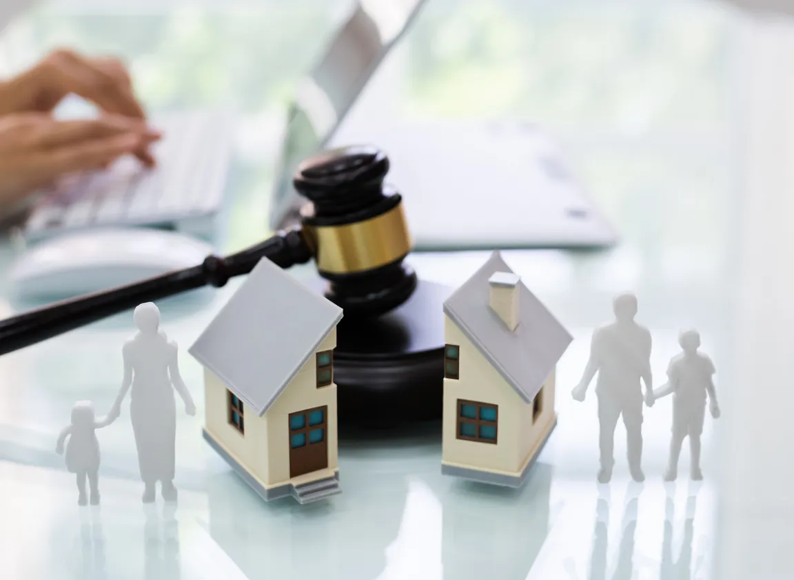Selling A House During Divorce In Ohio hero 