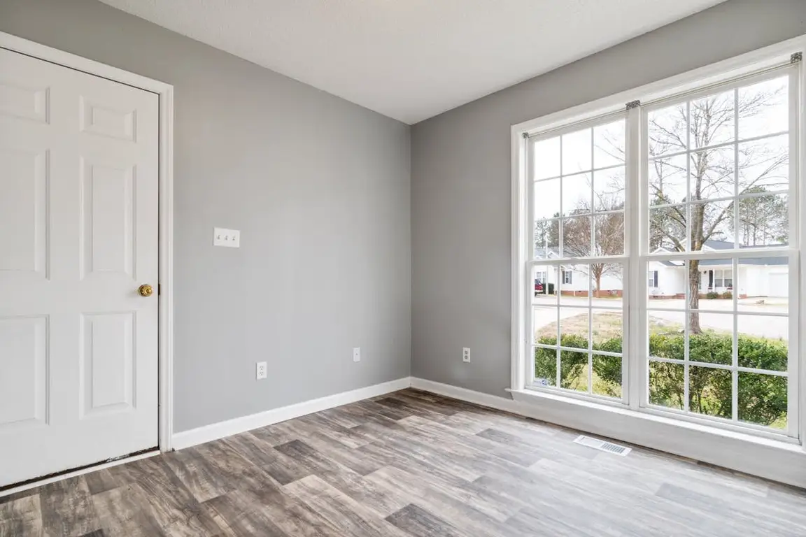 A room in a new house that is ready to be sold