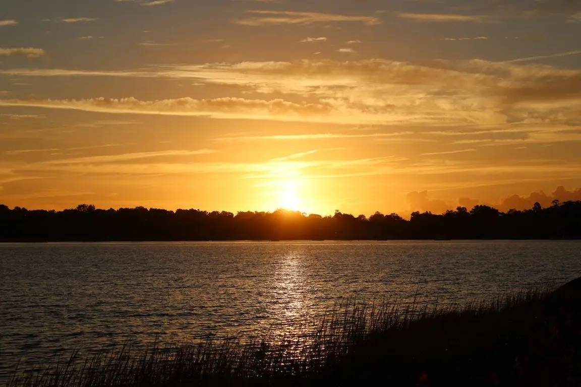 A view of the water in bloomfield connecticut