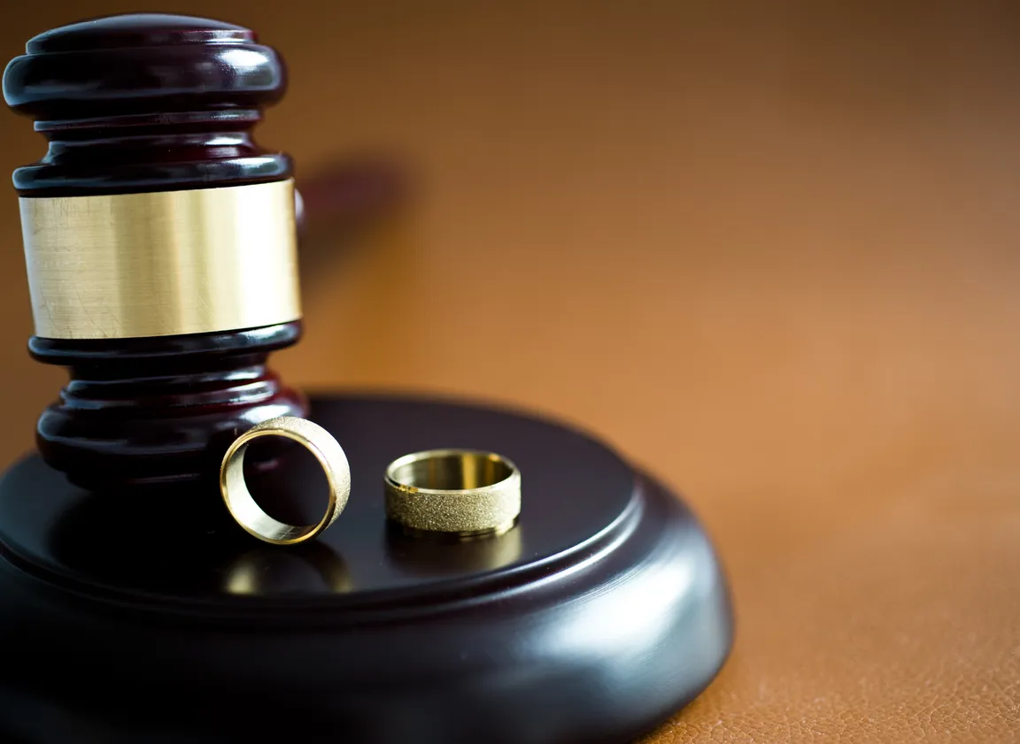 can you sell house during divorce in Minnesota