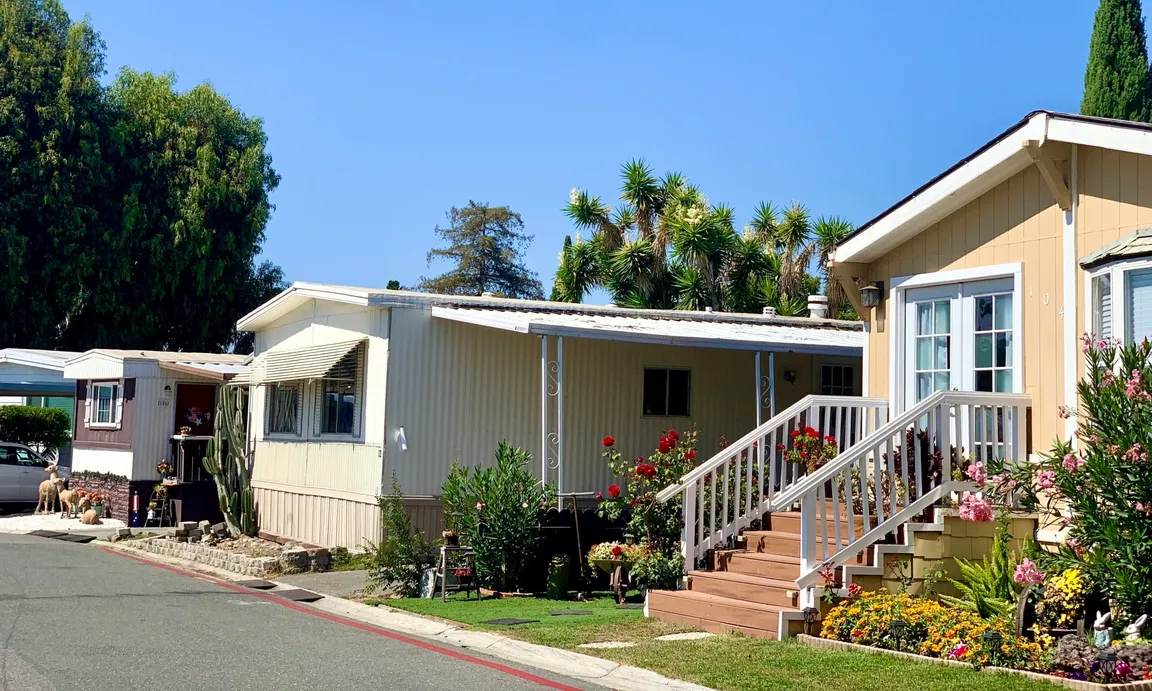 We buy mobile homes