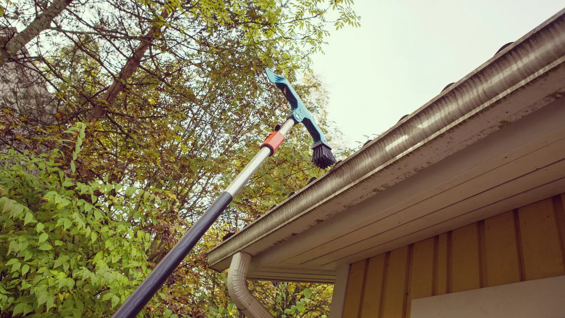 Gutter cleaning and Brightening to protect your home