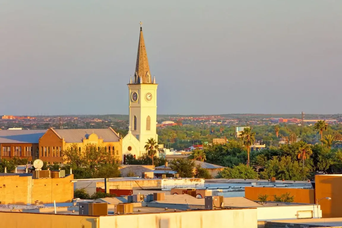 image of church steeple in loredo texas