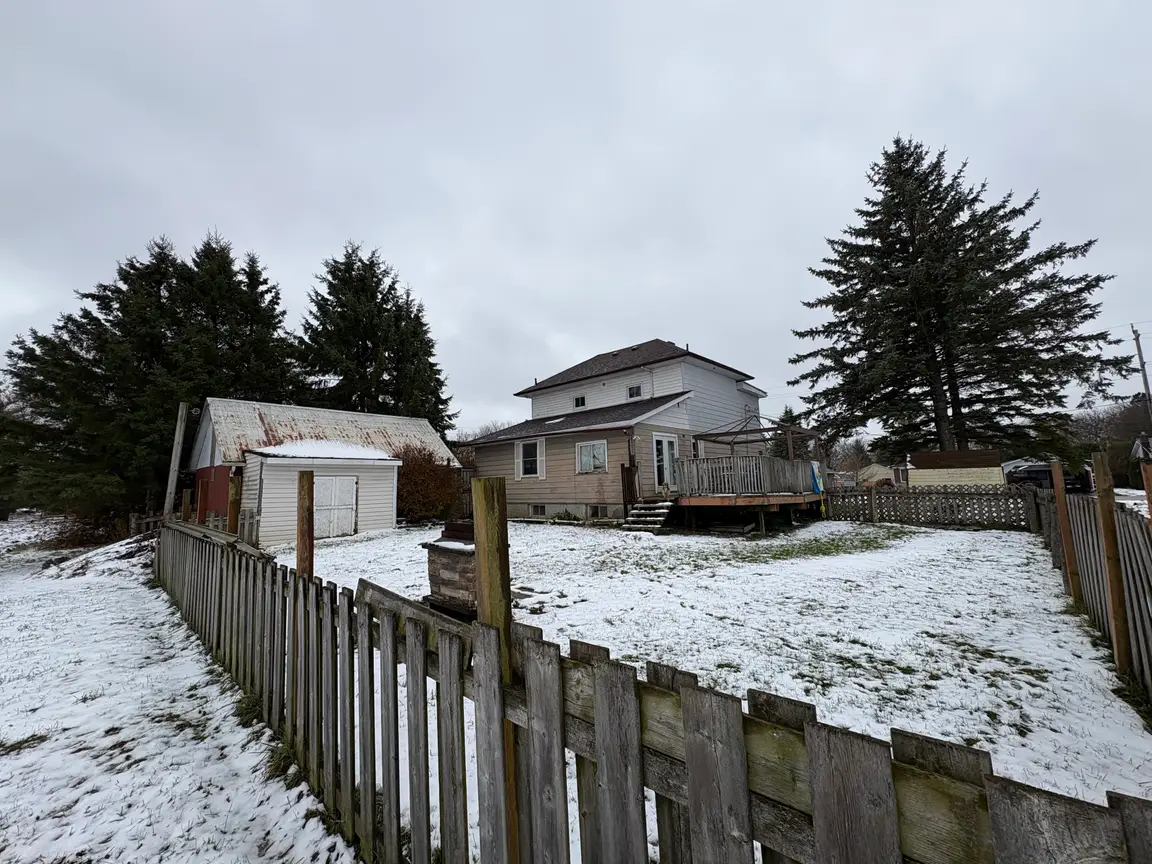 Alberta Real Estate Photo