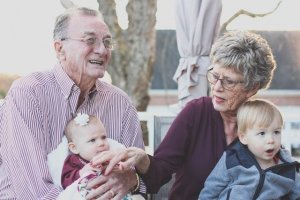 sell-my-home-for-cash-old-couple