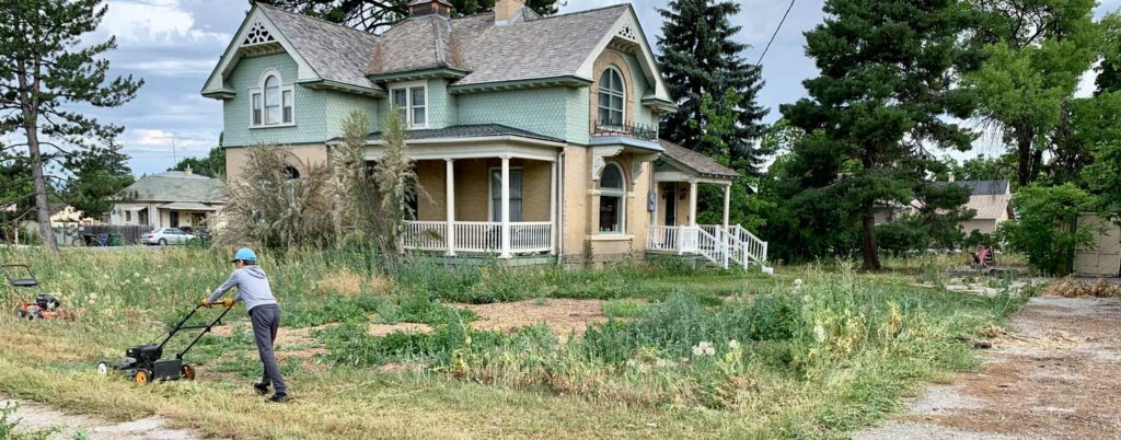 Can you leave stuff behind when you sell your house