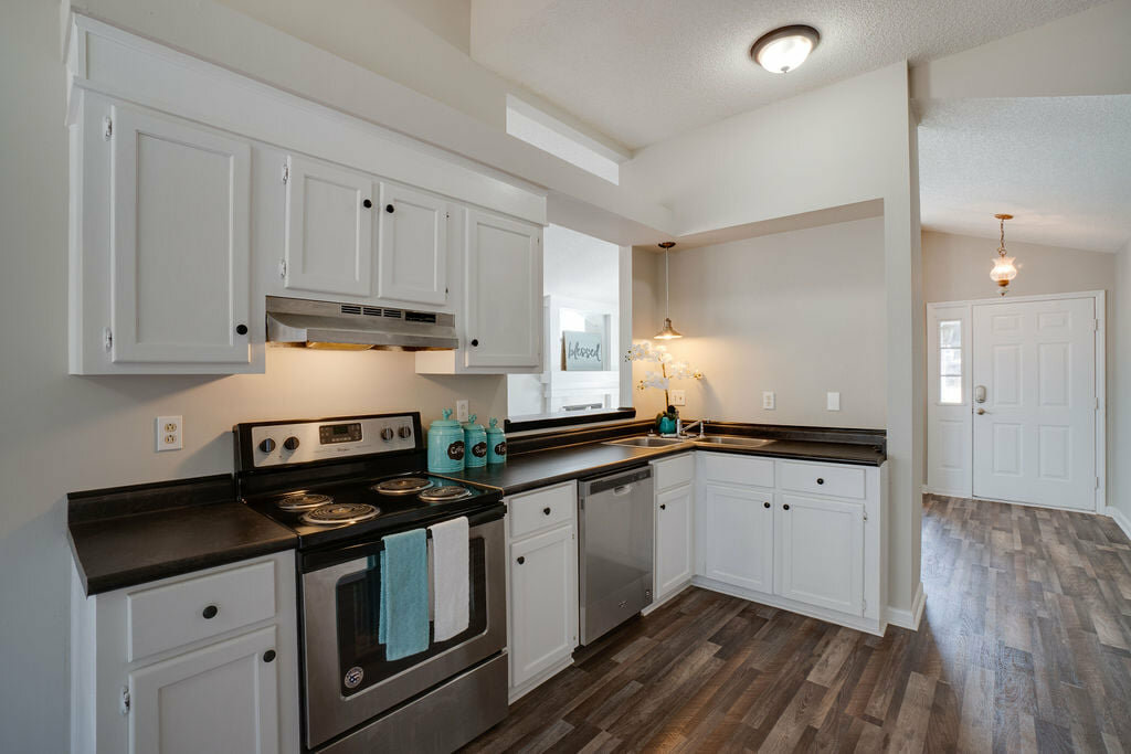 pictures of the house your selling is crucial