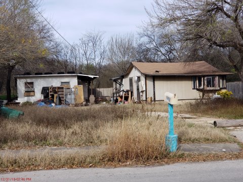 78237 Fixer Upper 1