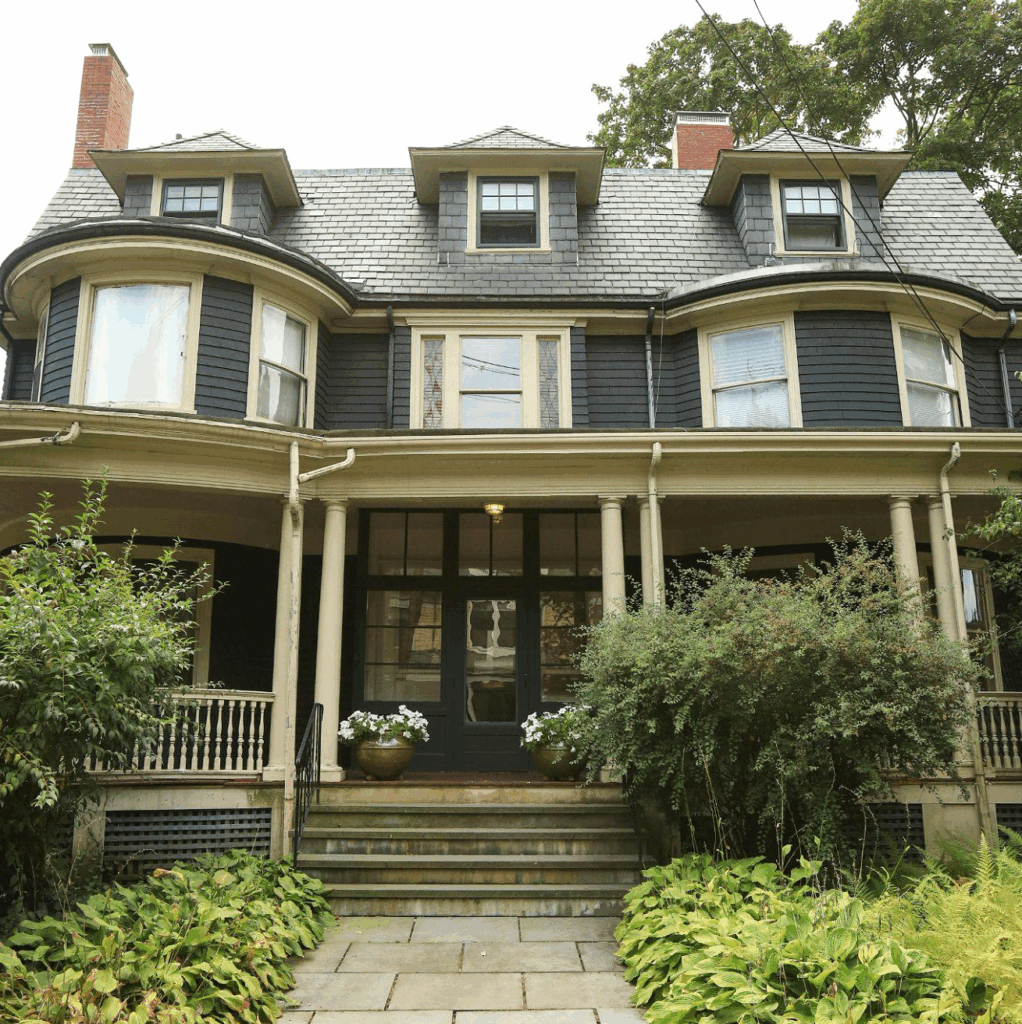 Old house that needs to be updated for new buyers.