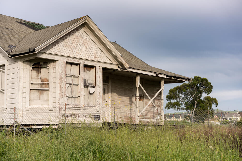 selling my fixer upper house pueblo county