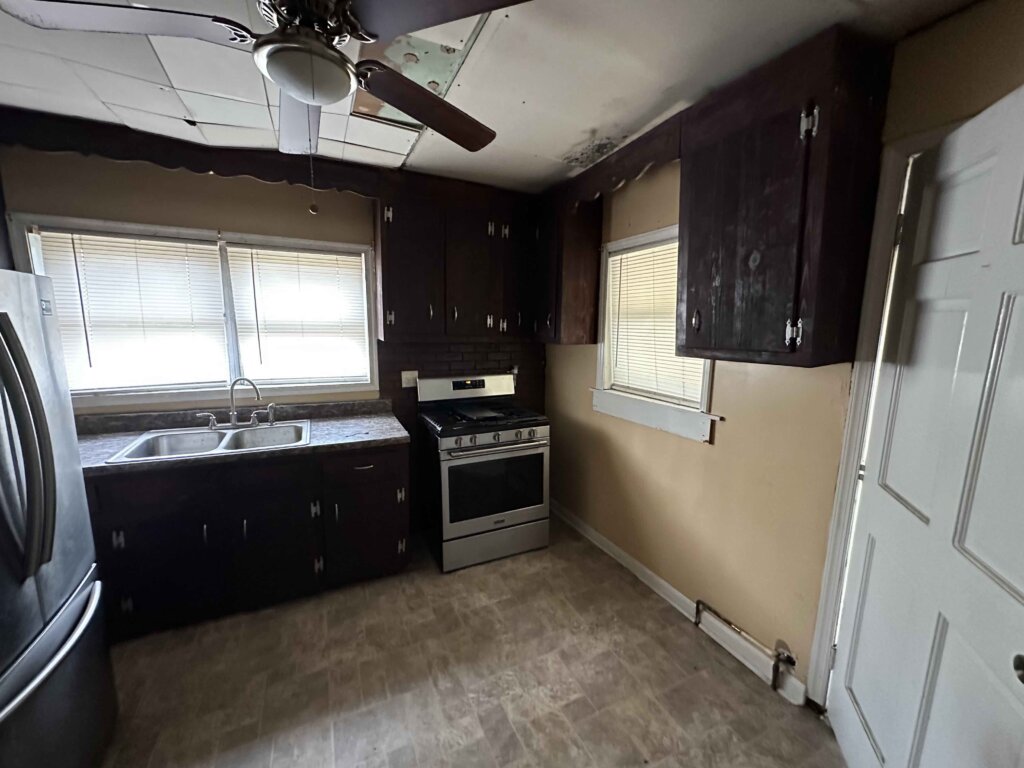 We Buy Houses with Kitchens like this in Harrisonburg VA