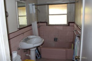 We-buy-houses-with-bathrooms-that-need-work