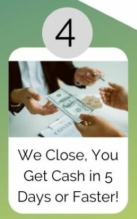closing man getting cash