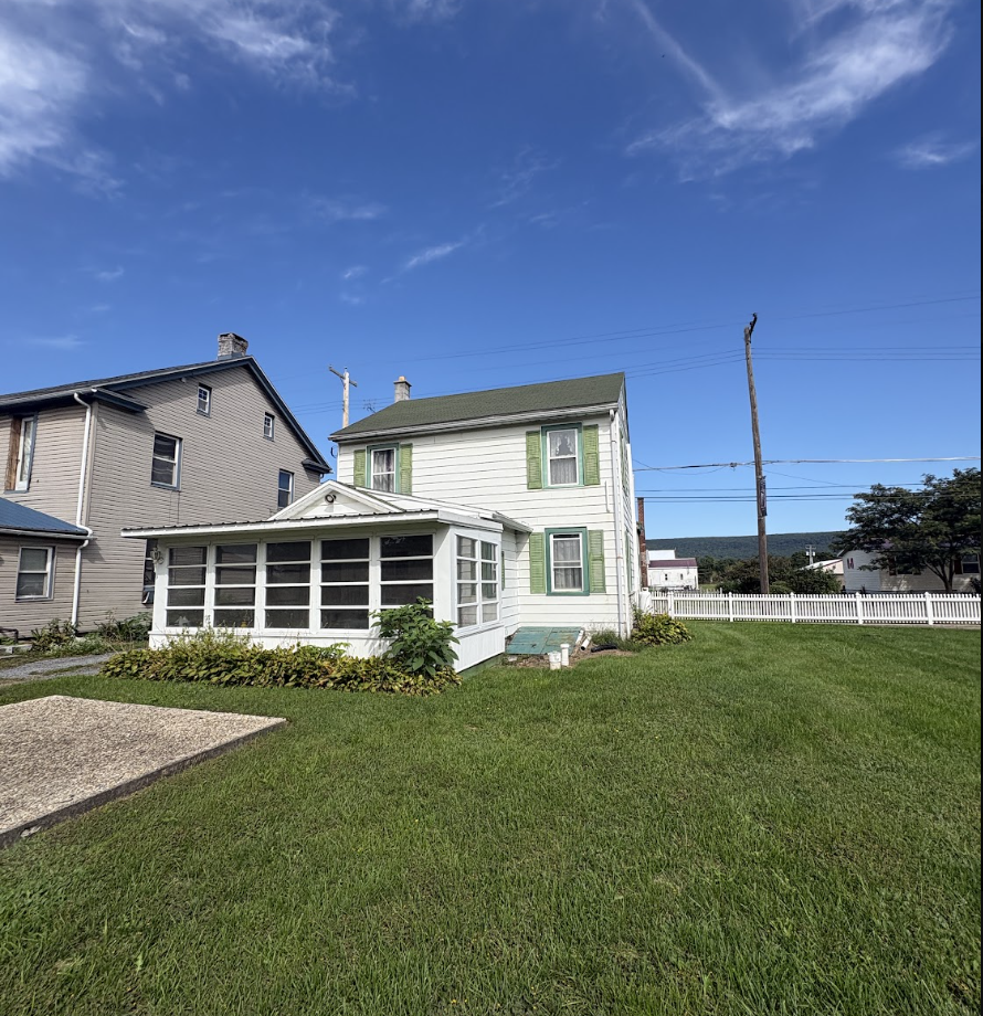 Berks County House Buyers purchases this home as is