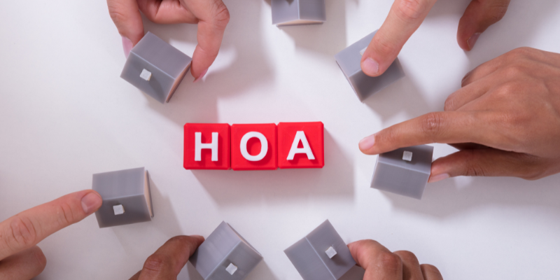 Who is Responsible for Hoa Fees at Closing In [market_city]