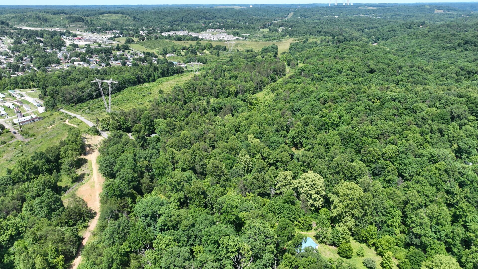 3.53 Unrestricted Acres in Putnam County West Virginia with Owner