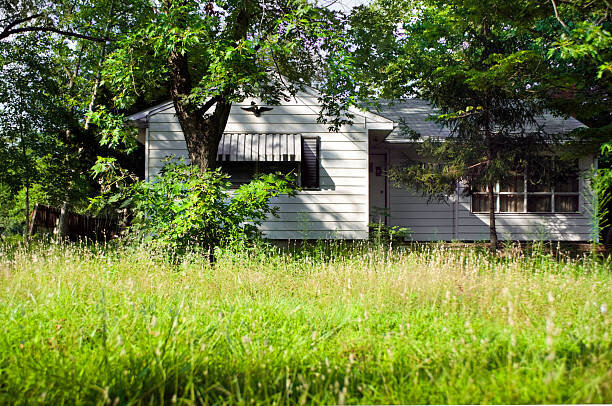 unoccupied House in foreclosure