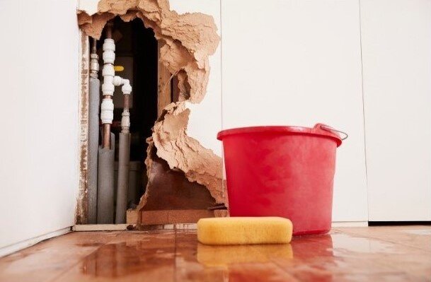 Burst pipe causing water leak inside a New Jersey home