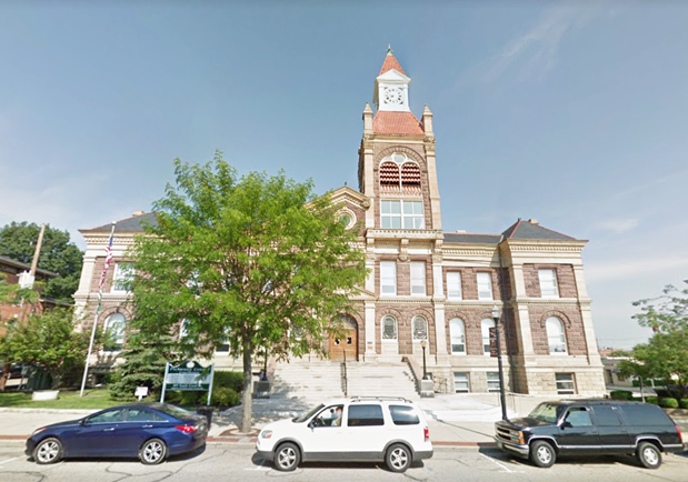 Pickaway County Courthouse Foreclosure Auction Location Circleville OH | Homesmith Buys Houses Circleville OH | Sell My House Fast Circleville OH | We Buy Houses Circleville OH | 1-877-HOMESMITH