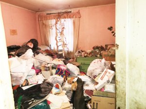 We Buy Hoarder Houses Columbus OH - Hoarder House Room