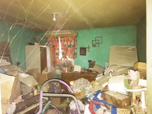 We Buy Hoarder Houses Columbus OH - Hoarder House Room