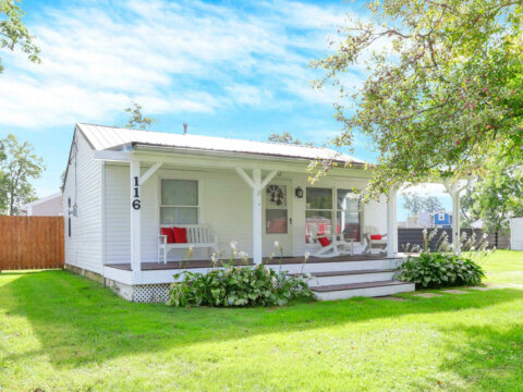 Homesmith Cottage - 116 Cliff St, Buckeye Lake, OH 43008