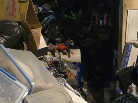 1060 E 17th Ave, Columbus, OH 43211 - Hoarder Interior 1