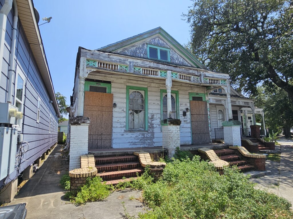 We buy houses cash in New Orleans