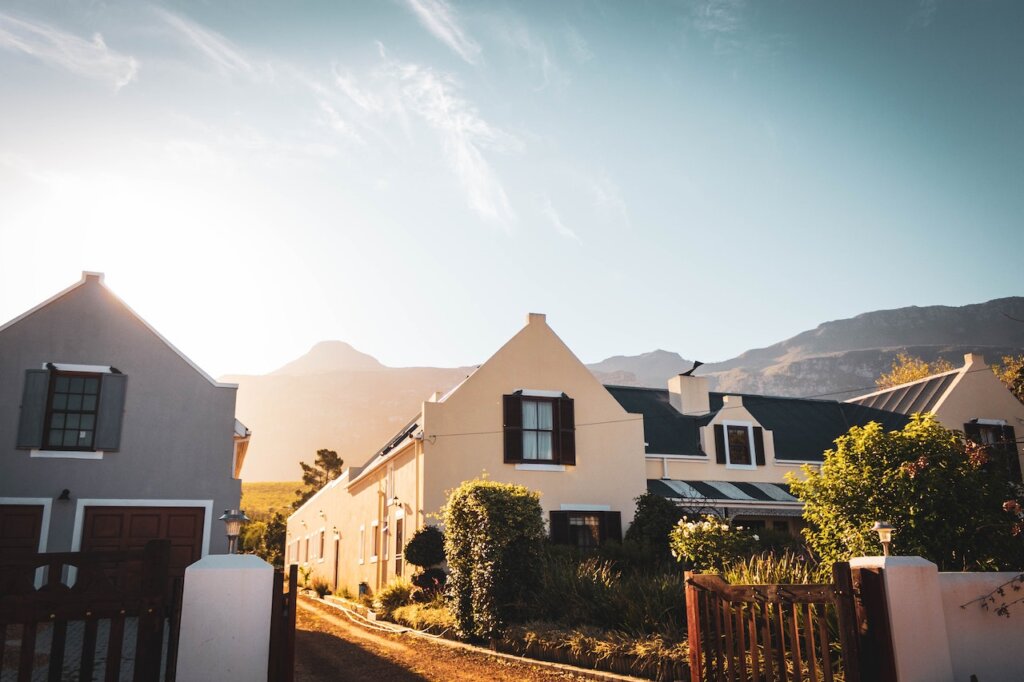 Should you sell your house to retire early - 2