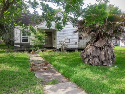 Homes For Sale In TX: Baytown 77520 – Gresham 3BR