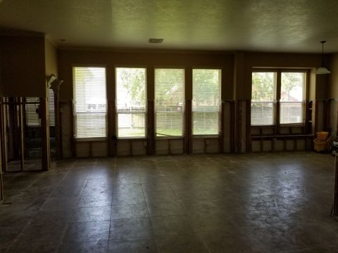 Homes For Sale In TX Houston 77090 – Elk River 4BR Living Room