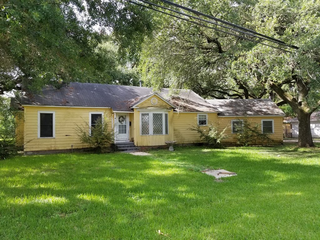 Homes For Sale In TX La Marque 77568 – Holly 2BR