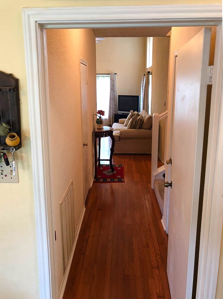 Homes For Sale In TX Friendswood 77546 – Killarney 3BR Hallway