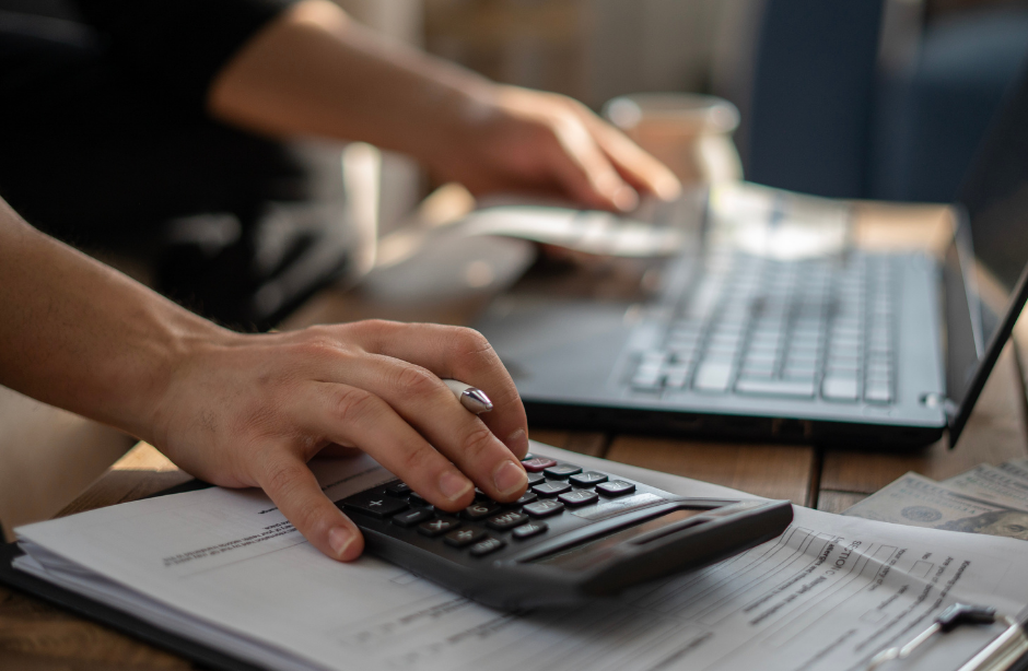 who pays for closing costs in los angeles