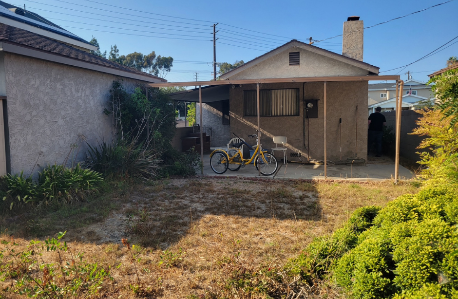 Tips for Selling a Hoarder House Without Cleaning It
