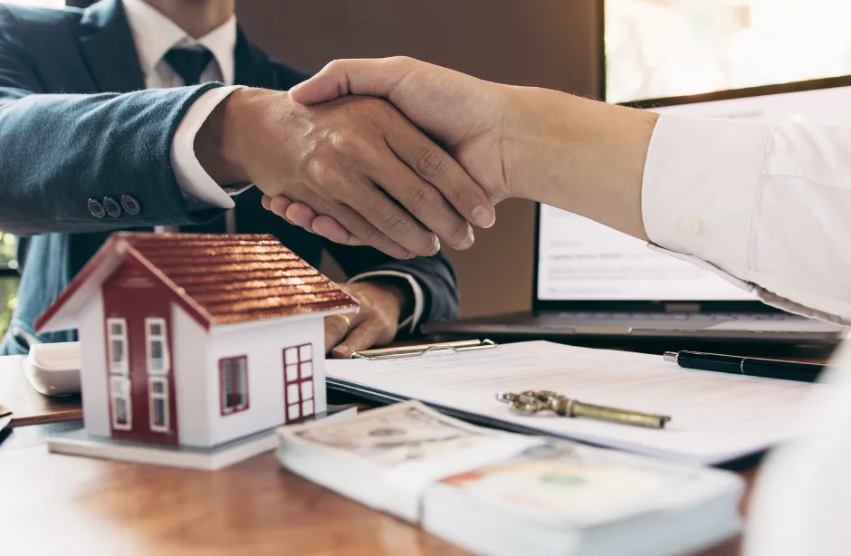 The Pros and Cons of Selling Your House to an Investor