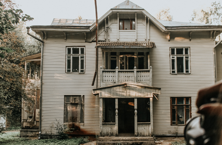 Top Signs You Should Sell a Distressed Property As-Is