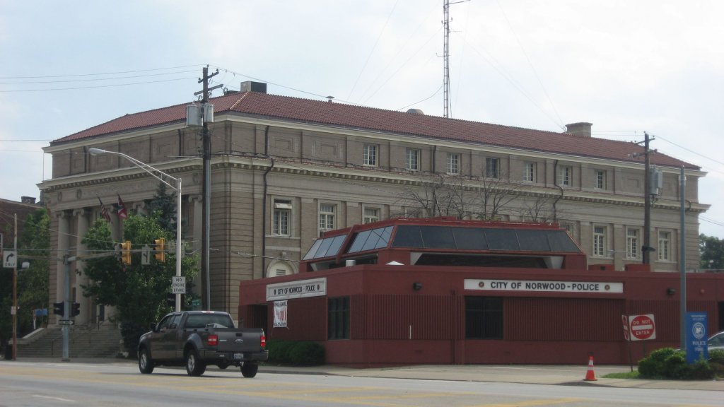 Norwood_Municipal_Building - sell house fast in norwood oh